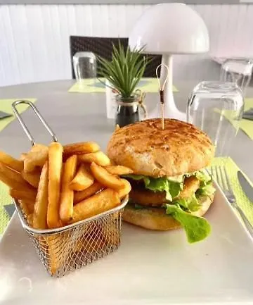 Les Voyageurs Hotel Charols